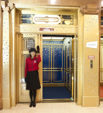 日本橋髙島屋エレベーターガール